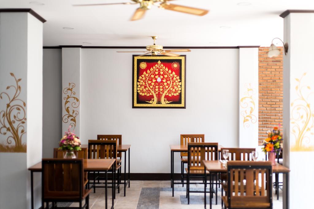 Ratana Hotel Chiang Mai Exterior foto